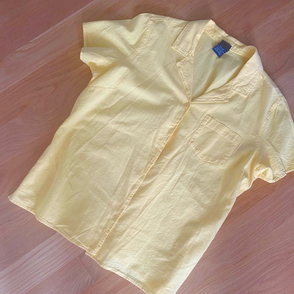 Perfect coastal granddaughter short sleeve button down camp shirt